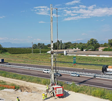 Movimento terra e edilizia: Soluzioni per torri di perforazione